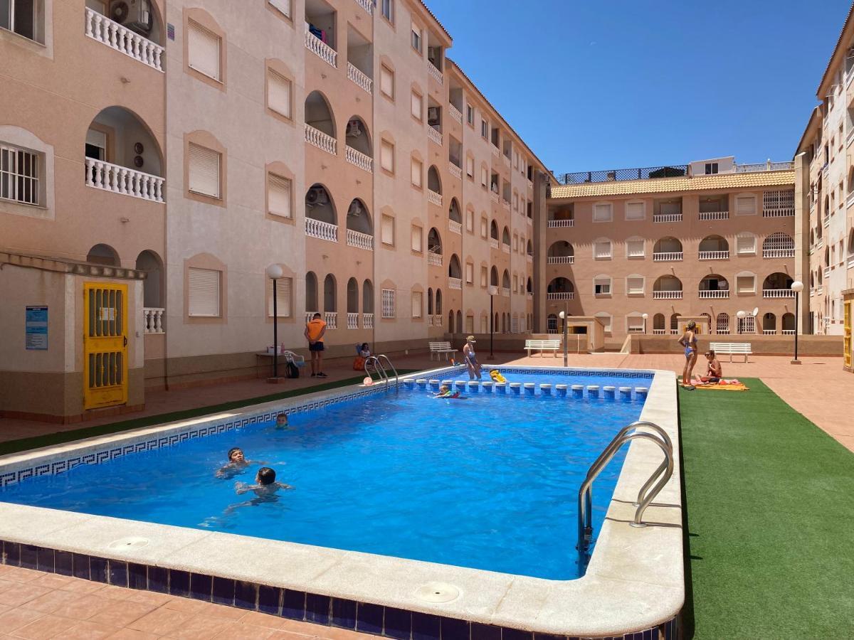 Amazing 2-Bedrooms Apartment With Pool Torrevieja Center Exteriör bild